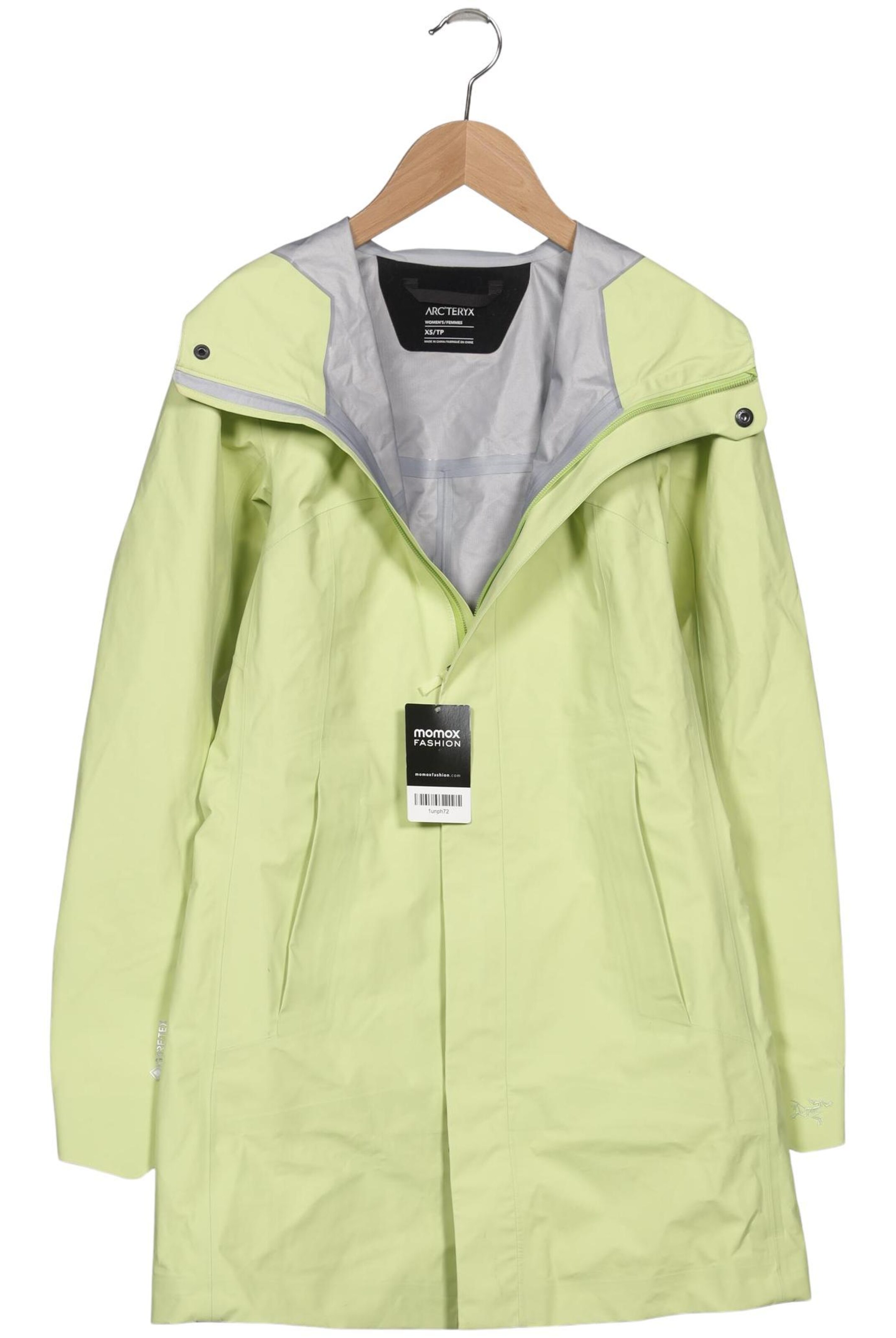 Arcteryx Jacket & Coat in XS in Green: front