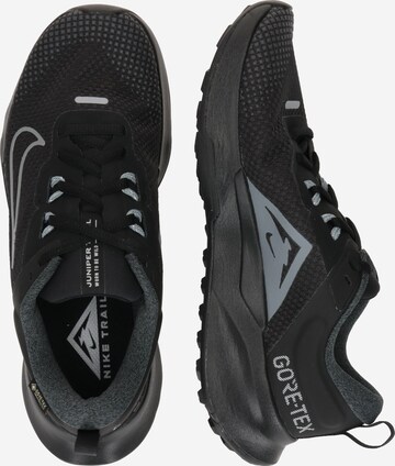 Chaussure de course 'Juniper Trail 2' NIKE en noir