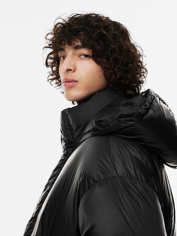 Pull&Bear Jacke in Schwarz