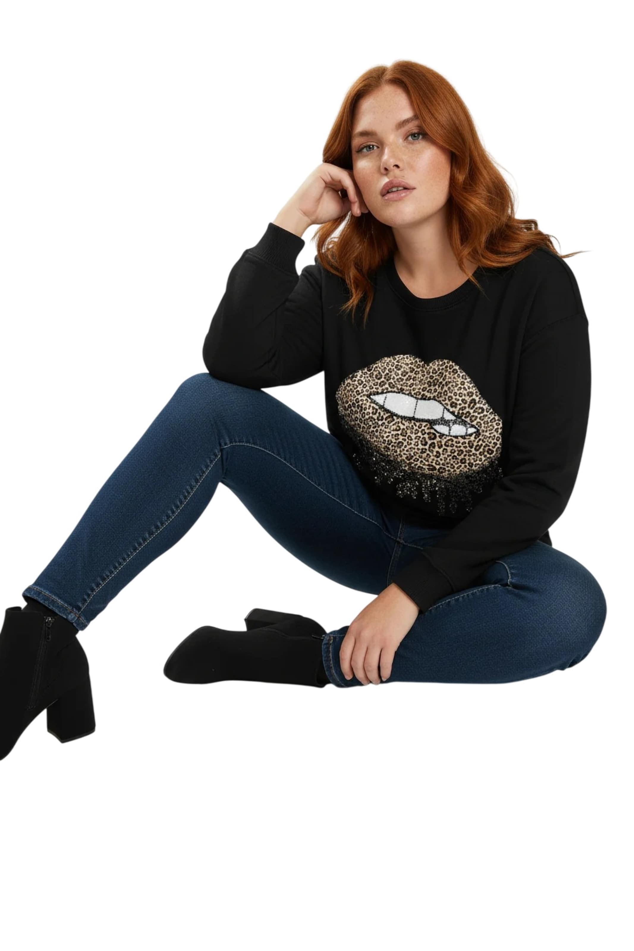 Shape Of You Sweatshirt in Black
