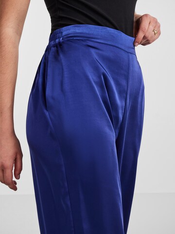 Y.A.S Lużny krój Spodnie 'CLEMA' w kolorze niebieski