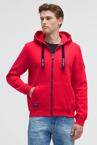 CAMP DAVID Zip-Up Hoodie in Red: front