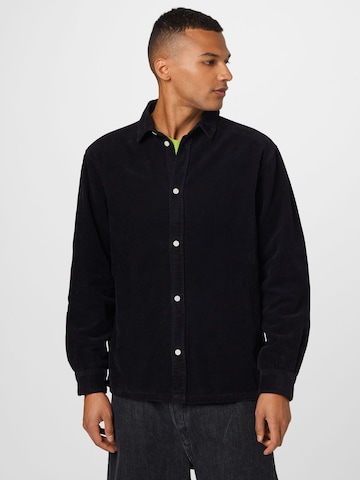 WEEKDAY Regular fit Button Up Shirt 'Carlo' in Black: front