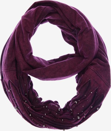Tredy Scarf & Wrap in One size in Red: front