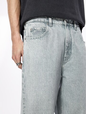 Pull&Bear Loosefit Jeans in Blau