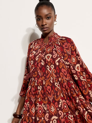 Robe ' ' Apricot en rouge