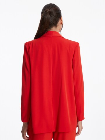 Blazer 'Zafa' Ana Alcazar en rouge