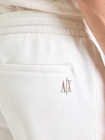 ARMANI EXCHANGE Tapered Παντελόνι σε λευκό