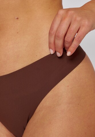SNOCKS String in Brown
