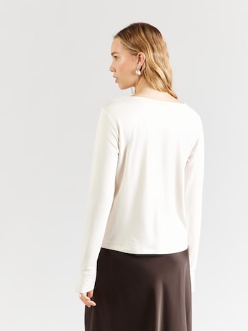 monari - Camiseta en blanco