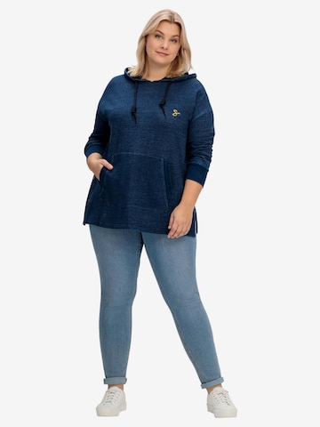 SHEEGO Sweatshirt in Blue