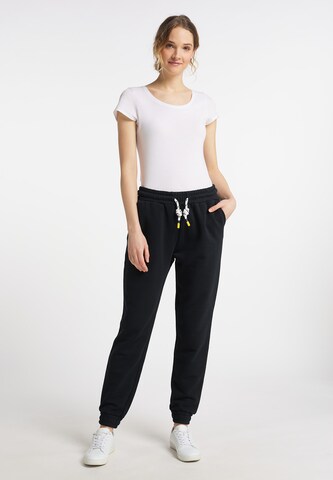 Schmuddelwedda Tapered Trousers in Black