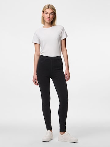 Skinny Jeggings 'PCJumbo' PIECES en noir