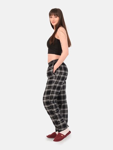 Pantaloncini da pigiama 'Leafletic Women’s Night Wear Long Pajama' di LEAFLETIC in nero