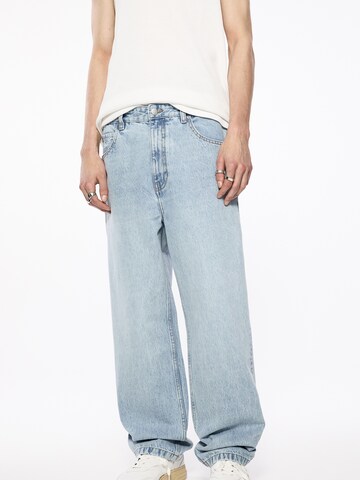 Pull&Bear Loosefit Jeans in Blau