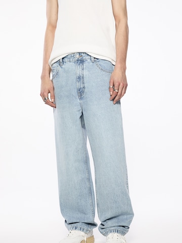 Pull&Bear Loosefit Jeans in Blauw