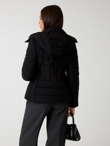 GUESS Winter Jacket in Black