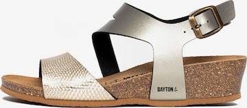 Bayton Sandalen met riem 'Reus' in Goud: voorkant