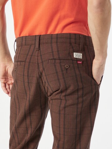 LEVI'S ® - Tapered Pantalón chino 'XX Chino Standard' en marrón