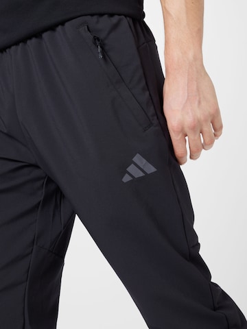 ADIDAS PERFORMANCE Regular Sporthose 'Train Essentials Seasonal ' in Schwarz