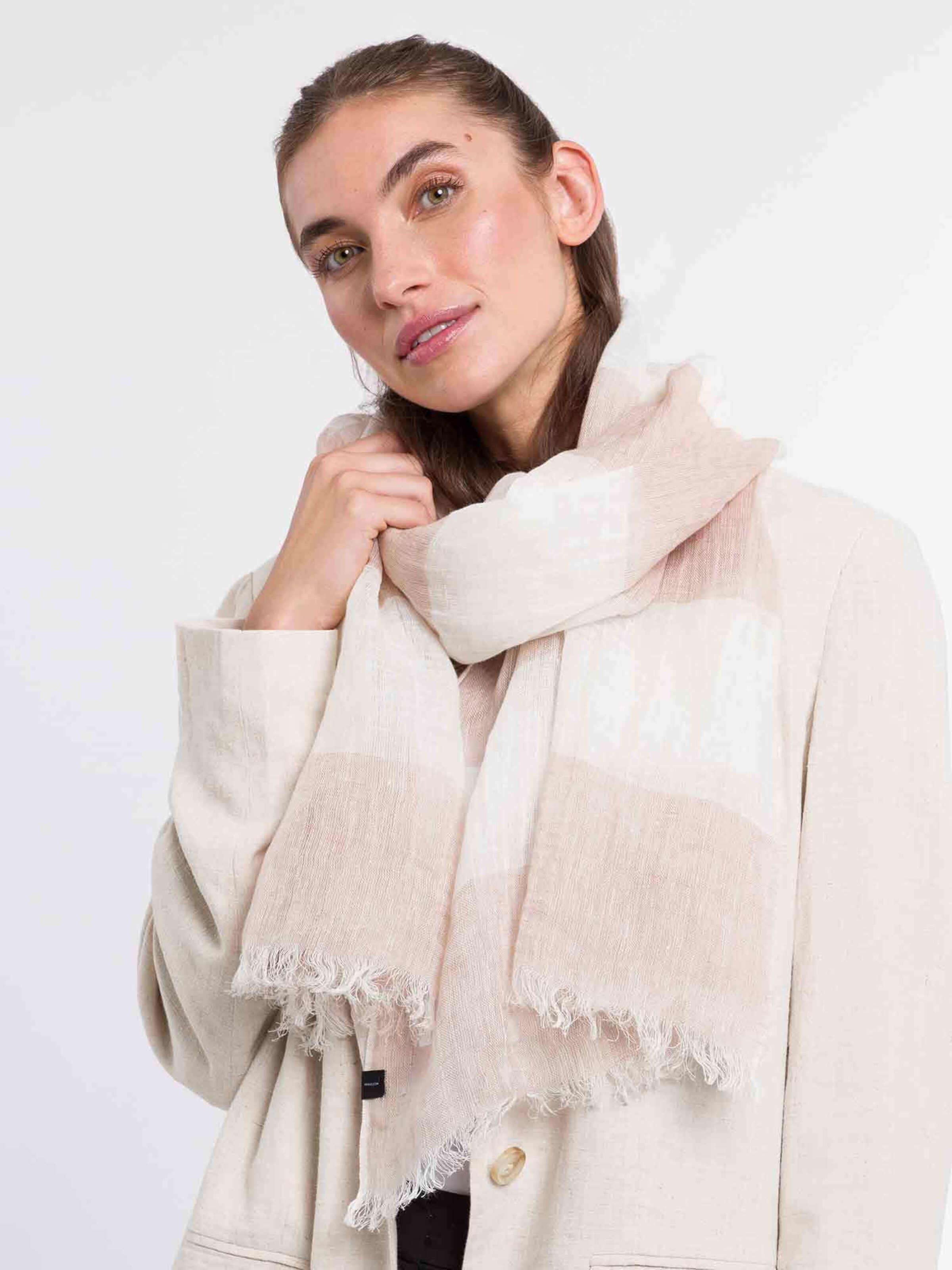 FRAAS Scarf in Pink: front