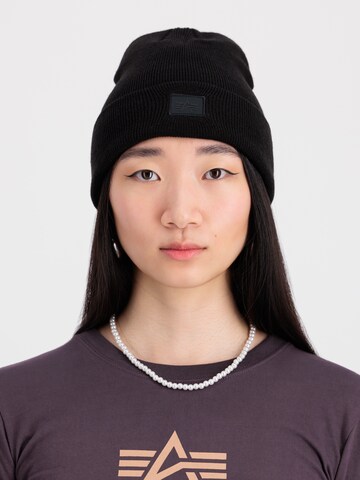 ALPHA INDUSTRIES Шапка 'Essential Beanie' в Черный: спереди
