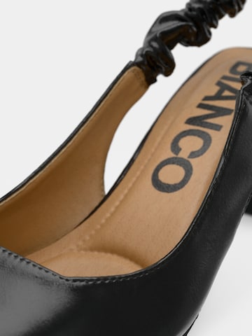 Escarpins à bride arrière 'Monroe' Bianco en noir