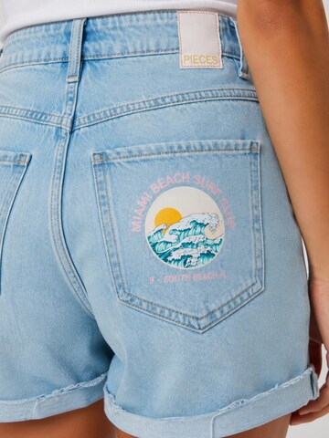 PIECES Regular Jeans '17147835'‌‌‌‌ in Blau