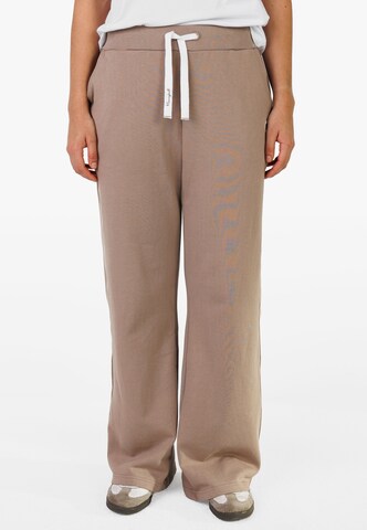 Kleinigkeit Regular Trousers 'Perry' in Grey: front