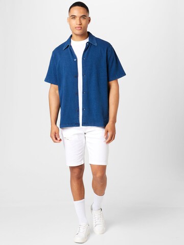 Coupe regular Chemise WEEKDAY en bleu