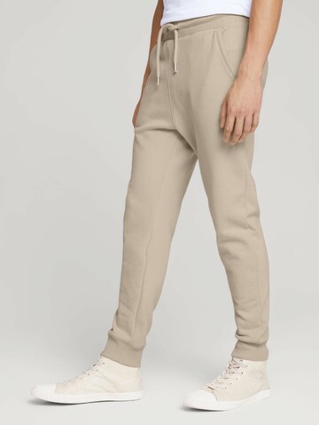 TOM TAILOR DENIM Tapered Broek in Beige