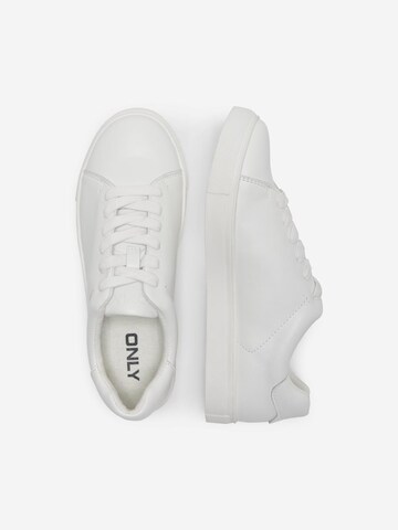 Baskets basses 'ONLFENJA' ONLY en blanc