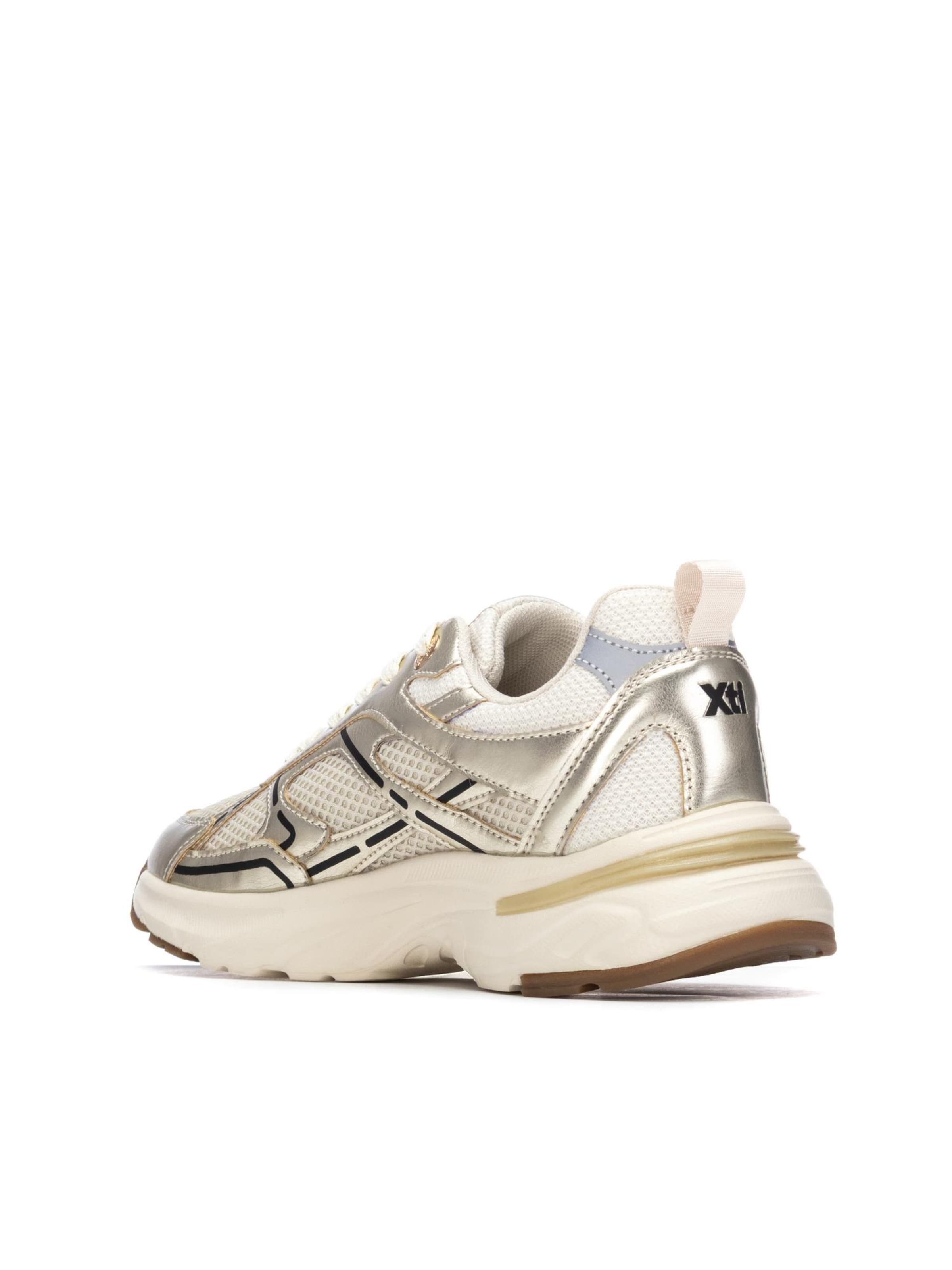Xti Sandals in Gold
