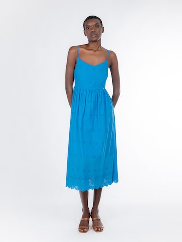 Influencer Рокля в синьо