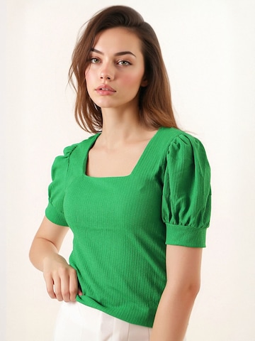 Bigdart Blouse in Groen: voorkant