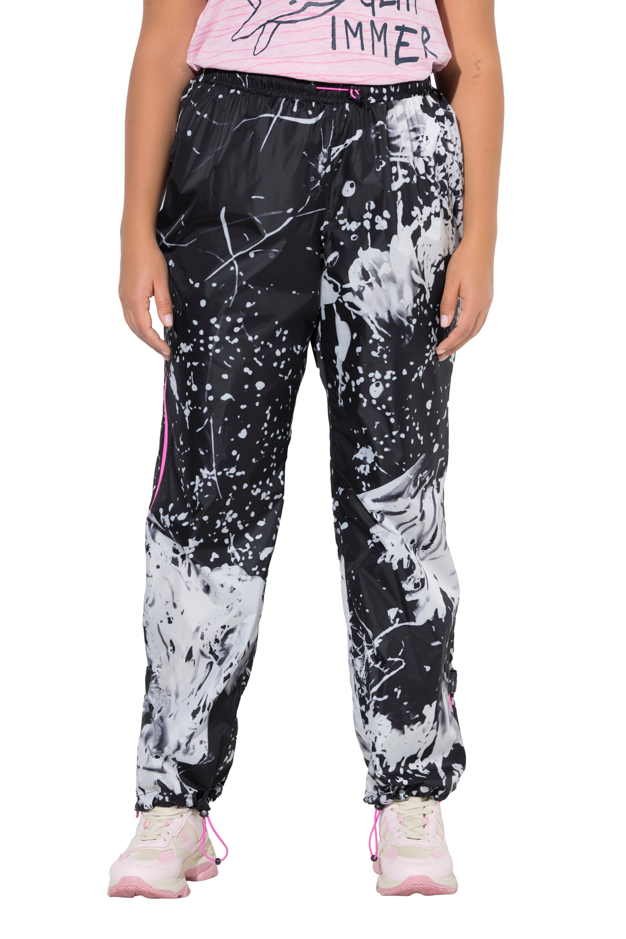 LAURASØN Regular Weatherproof pants in Black: front