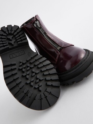 Next - Botas en rojo
