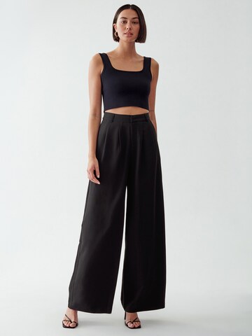 Calli Wide leg Bandplooibroek 'ISLA' in Zwart