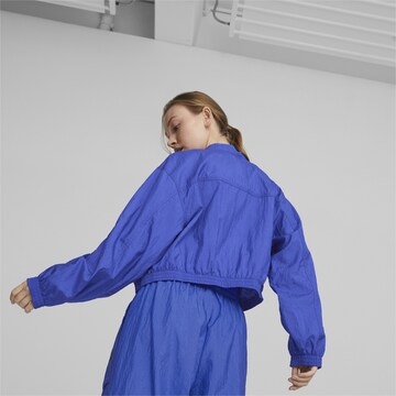 PUMA Prehodna jakna 'Dare to' | modra barva