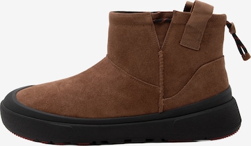 UGG Boots 'Classic Mini Outpost' σε καφέ: μπροστά