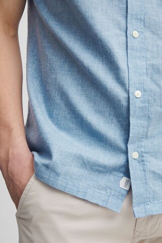 Casual Friday - Regular Fit Camisa 'Anton' em azul