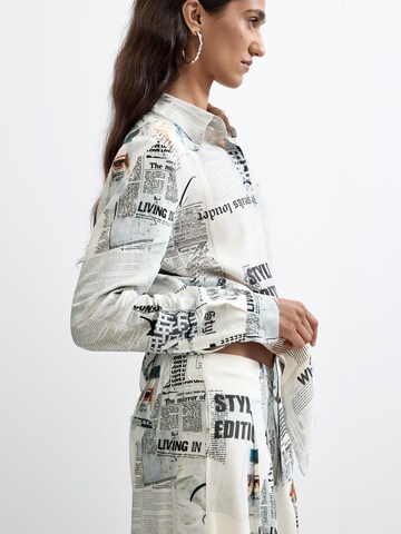 Wide leg Pantaloni cutați de la Desigual pe alb