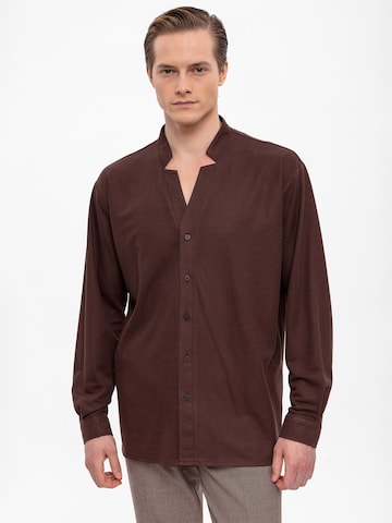 Antioch Regular fit Button Up Shirt in Brown: front