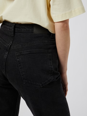 WEEKDAY Tapered Jeans 'Lash Extra High' in Black