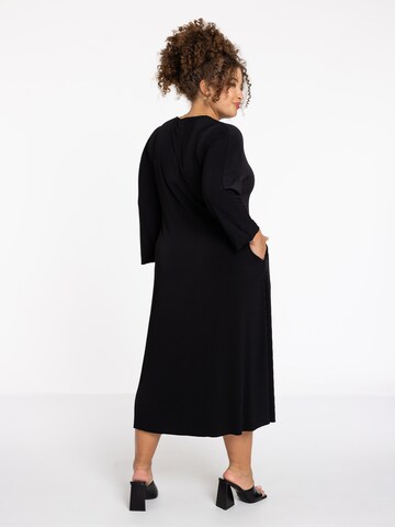 Yoek Dress in Black