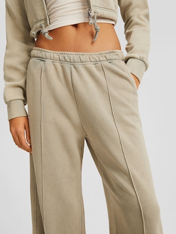 Bershka Wide Leg Hose in Grau