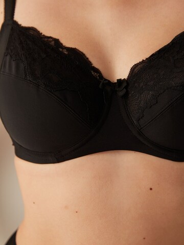 Penti Klasický Podprsenka 'BHs & Bralettes' – černá