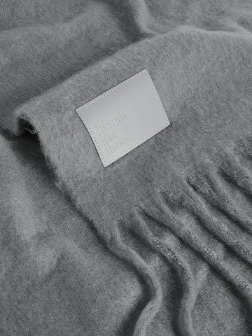 Friends Like These - Cachecóis em cinzento