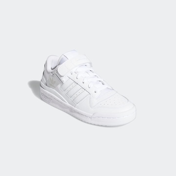 ADIDAS ORIGINALS Sneaker 'Forum' i vit