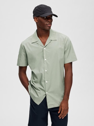 SELECTED HOMME Regular fit Button Up Shirt 'Meo' in Green